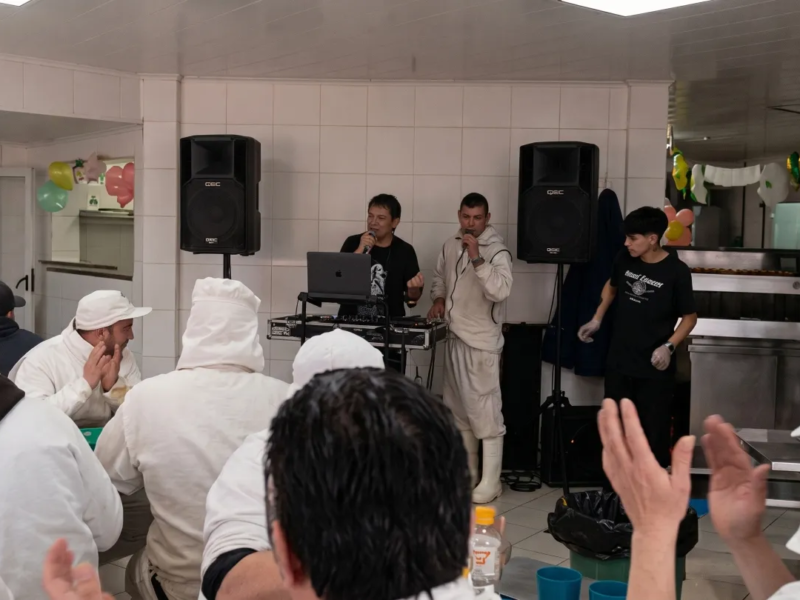 Actividades sorpresa para empleados con música en vivo