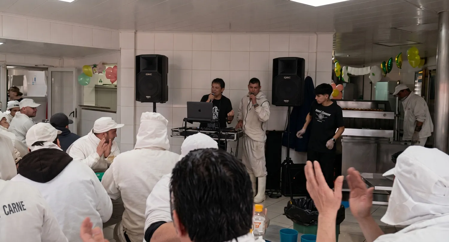 Actividades sorpresa para empleados con música en vivo